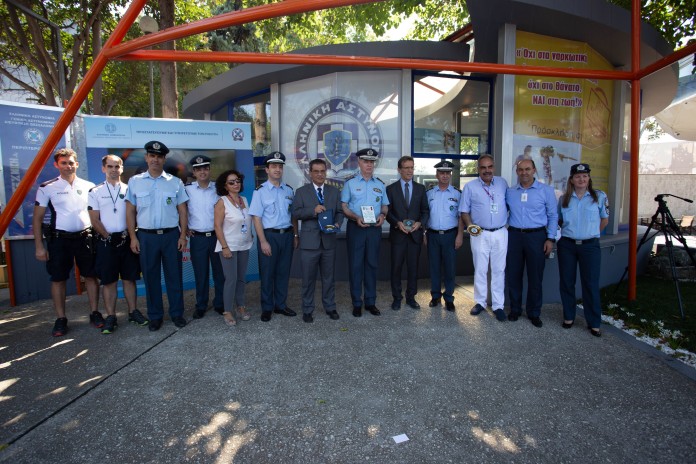 Read more about the article Τιμητική πλακέτα απονεμήθηκε στο Πληροφοριακό Κέντρο της Ελληνικής Αστυνομίας