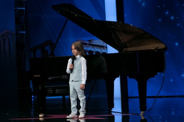 You are currently viewing Ένας εξάχρονος πιανίστας στο αποψινό «Ελλάδα έχεις ταλέντο»