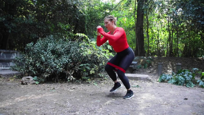 You are currently viewing Καραντίνα: 4 ασκήσεις που μπορείς να κάνεις στο πάρκο της γειτονιάς σου
